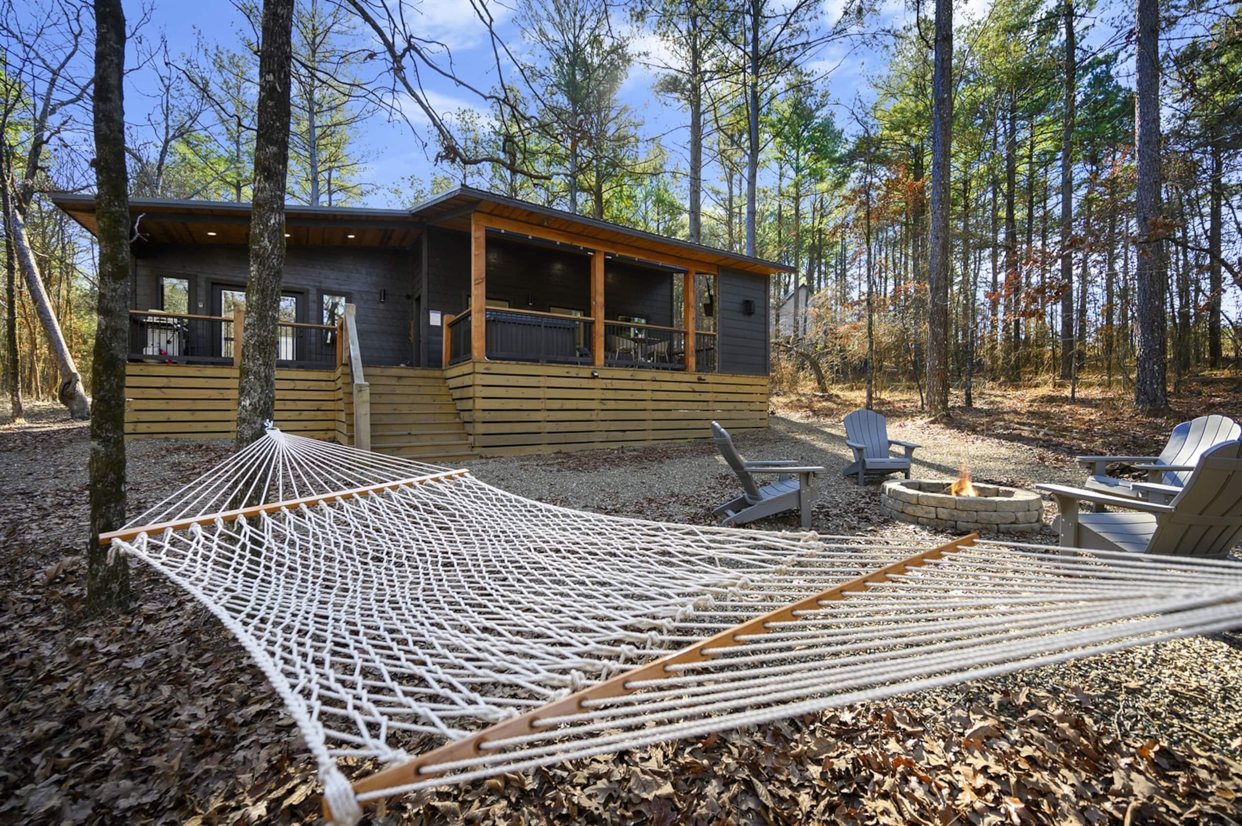 Romantic, Spacious, Modern Cabin — photo 5